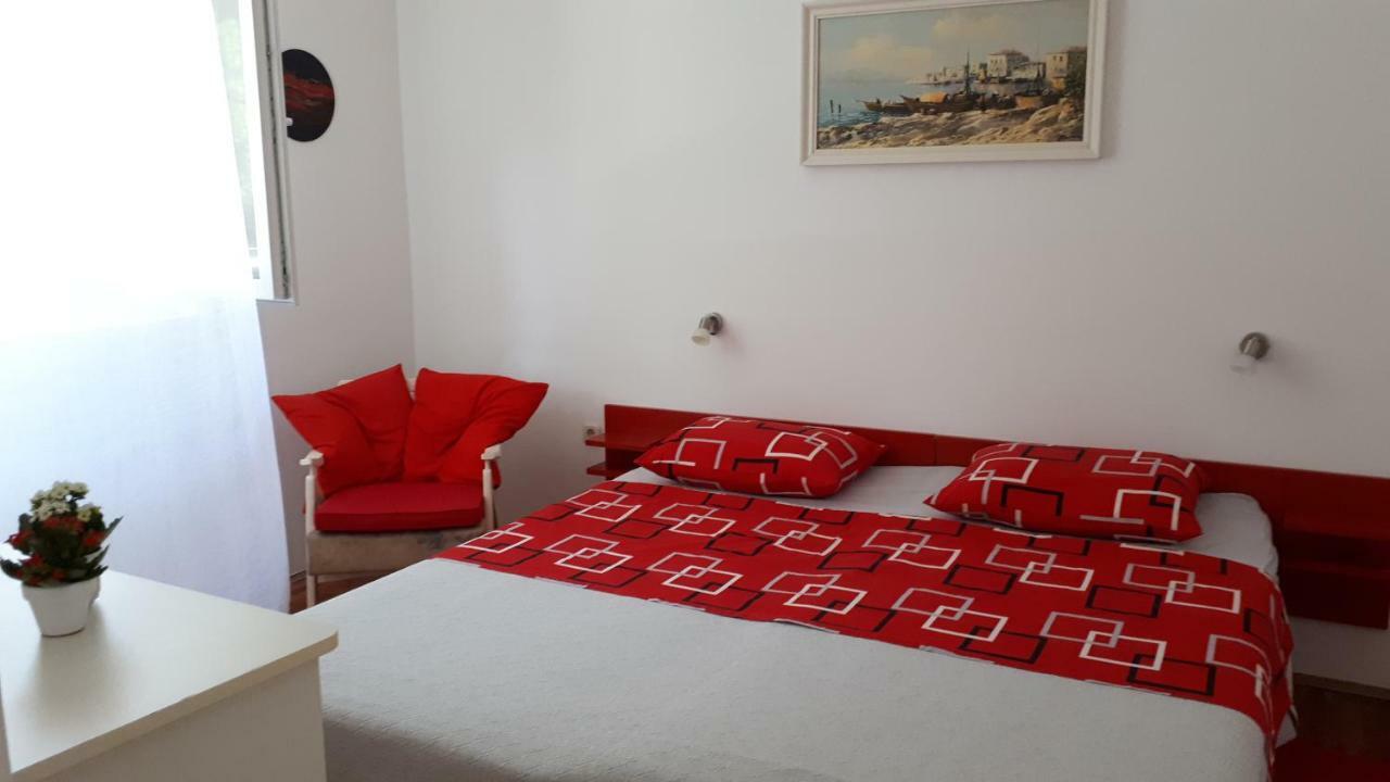 Apartmani Matas Petrcane Exterior photo