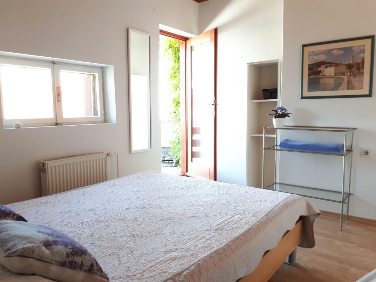 Apartmani Matas Petrcane Exterior photo