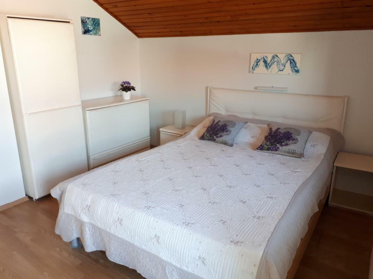 Apartmani Matas Petrcane Exterior photo